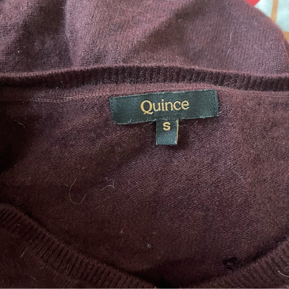 Quince Mongolian cashmere v neck sweater burgundy size small - Picture 3 of 8